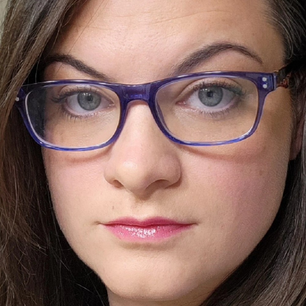 Meet your Posher, Carly